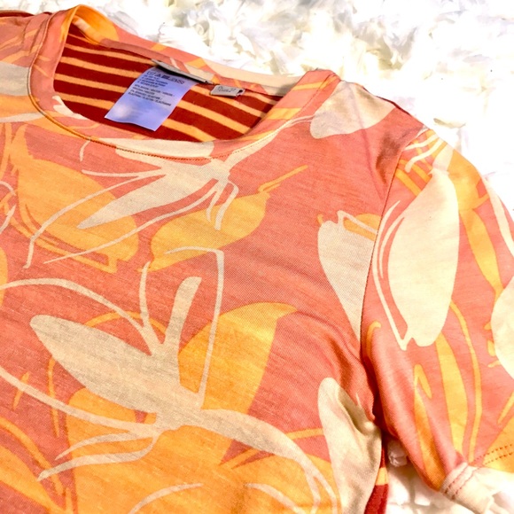 🏵LOGO designs pullover tunic. With pockets!! - Picture 4 of 6